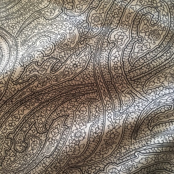 Ellen Tracy Silk Two Piece Top and Pants - Picture 2 of 15